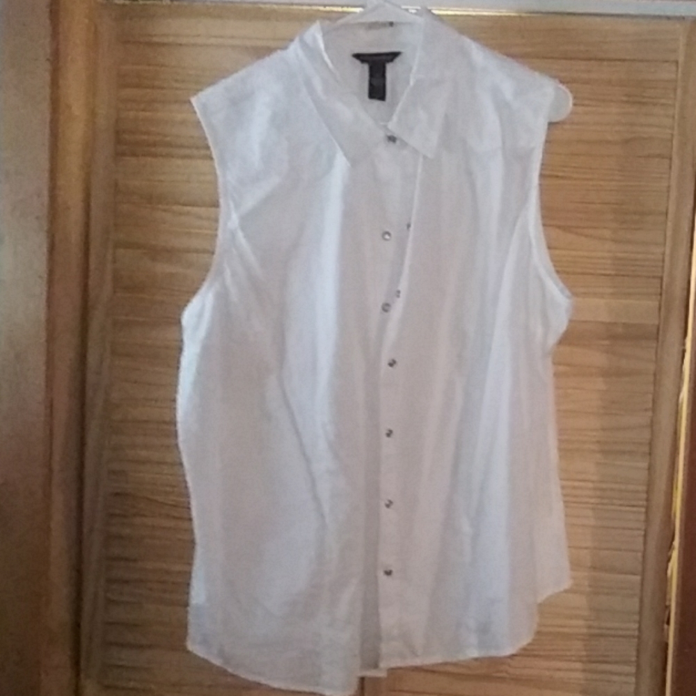 White snap tank top with collar